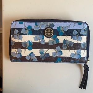 Tory Burch wallet
